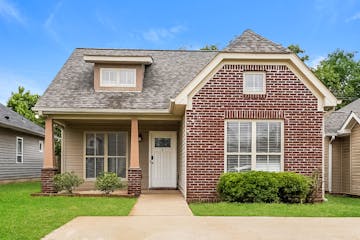 181 CREEKSTONE TRL CALERA, AL 35040